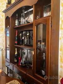 Angolo bar con sgabelli