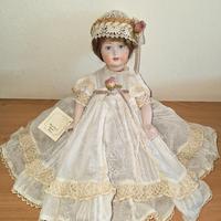 Bambola porcellana Piccole Cose Pieli 