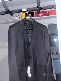 Elegante giacca da uomo firmata Dolce & Gabbana.