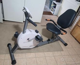 Cyclette con schienale di seduta