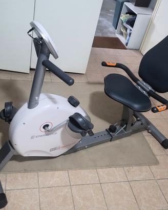 Cyclette con schienale di seduta