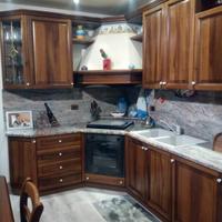 Cucina in legno massiccio 