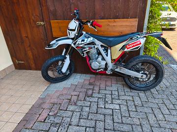 AJP PR4