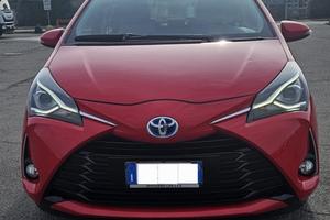Toyota yaris full hybrid 1500 cc