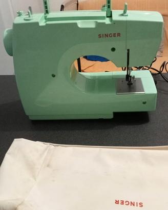 macchina da cucire marca Singer mod. facility(343)