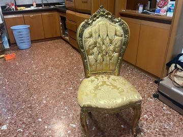 Sedia Dorata di legno. Trattabili