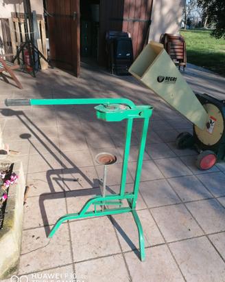 Imbottigliatrice con tappi