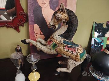 cavallino vintage di legno fatto a mano
