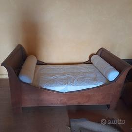 LETTO A BARCA IN LEGNO, modernariato