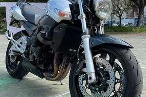 SUZUKI GSR 600