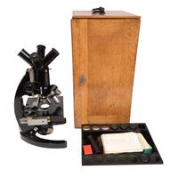 Microscopio d'epoca Koristka