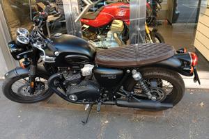 Triumph T 100 BLACK