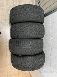 4 pneumatici 225/40/18  XL INVERNALI