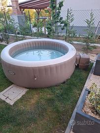 Piscina idromassaggio