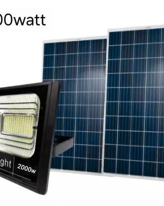 faro da 2000w con 2 pannelli solari crepuscolare 