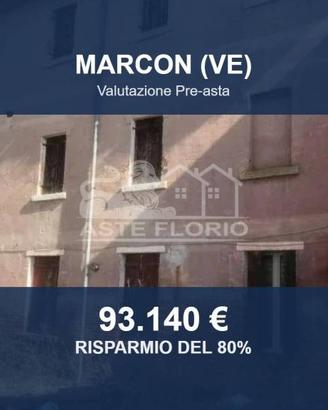 Immobile in asta di 527 m² con più di 5 locali a M