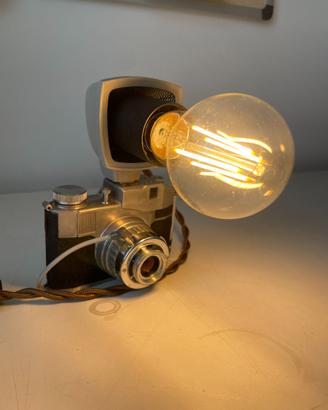Lampada Macchina Fotografica Vintage Comet 5