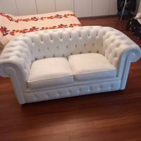 divano modello chesterfield