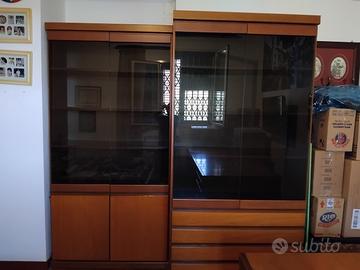 Scrivania di 2m in legno + due librerie in legno 