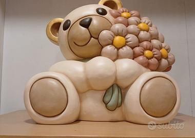 Teddy primavera Maxi con mazzo di fiori Thun 40 cm