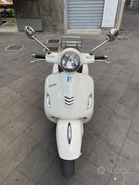 Piaggio Vespa gts 300