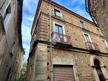 5 LOCALI A DIPIGNANO