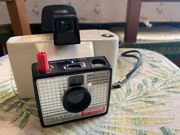 Polaroid swinger Model 20