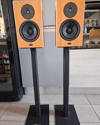 LINN KAN con stand GM AUDIO