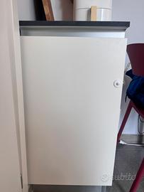 Cucina scavolini con colonne ed elettrodomestici