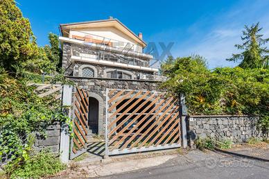 Villa o villino - Pedara