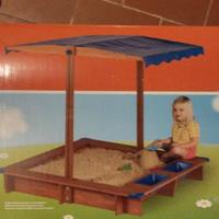 Sabbiera per bimbi con tettoia in legno