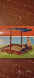 Sabbiera per bimbi con tettoia in legno