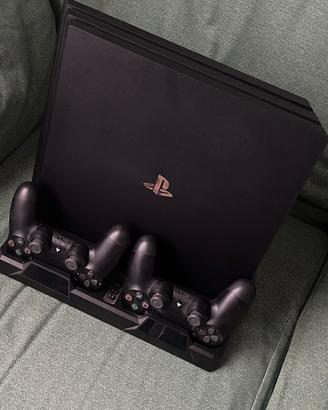 PS4 Pro 1Tb + 2 Controller + Stand