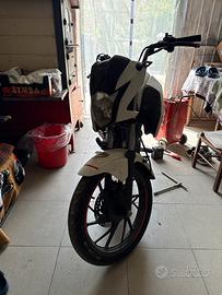 Honda cb125f