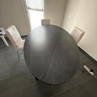 Tavolo ovale in legno