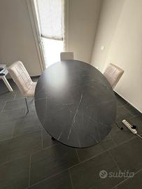 Tavolo ovale in legno