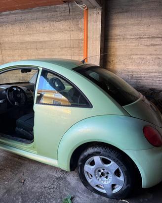 Maggiolino Volkswagen New Beetle, 2001
