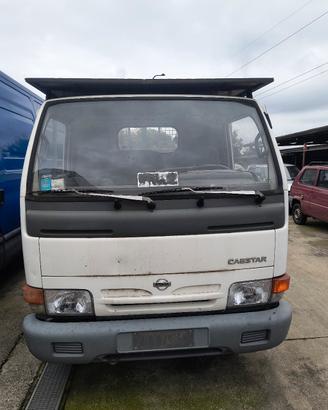 Nissan Cabstar 3.0 TD per ricambi 