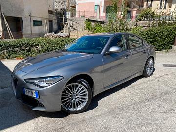 Alfa romeo giulia 2.2 td 180cv AT8
