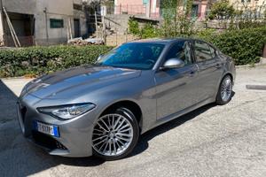 Alfa romeo giulia 2.2 td 180cv AT8
