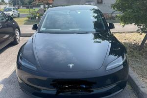 Tesla Model 3 Premium nv35 rwd