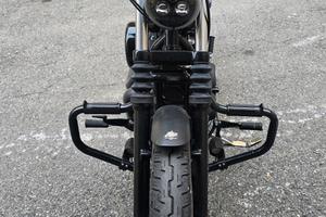 HARLEY DAVIDSON Iron 883 nera satinata