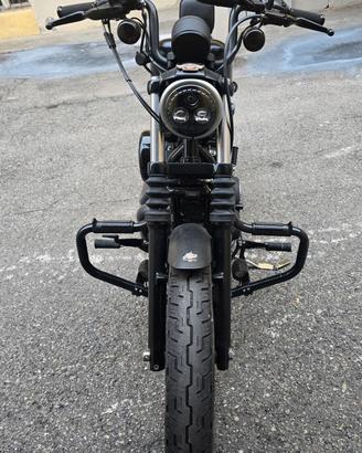 HARLEY DAVIDSON Iron 883 nera satinata