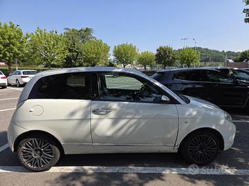 Lancia y Benzina