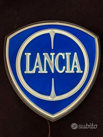 Insegna Lancia