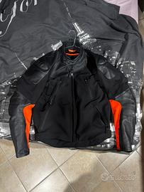 Giubbotto pelle moto con protezioni