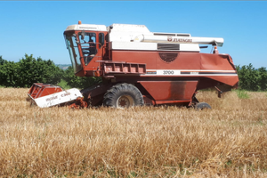 Mietitrebbia Laverda 3700