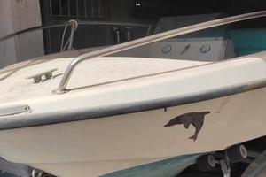 Barca m.5, con motore 25 CV e accessori