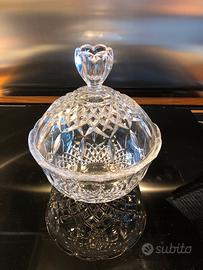 Ciotola con coperchio