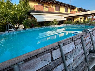 Piscina stupenda e accessoriata